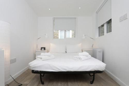 Simple & Modern Studio In Clapham, Clapham, London