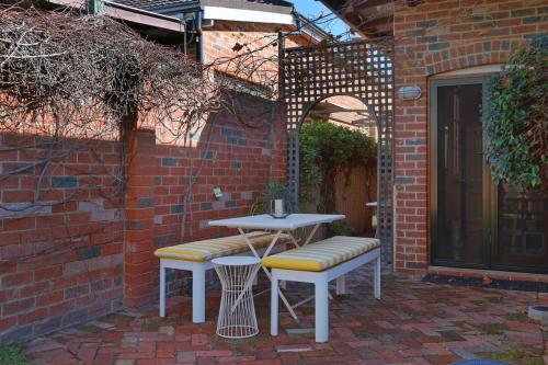 Boutique 2-Bed House With Garden In Northbridge Perth