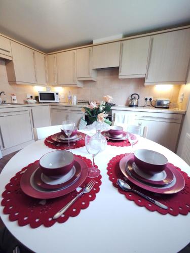 Central Elegant 2 Bed Apartment