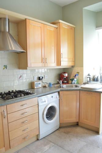 Traditional Georgian flat in New Town sleeps 56 - image 4