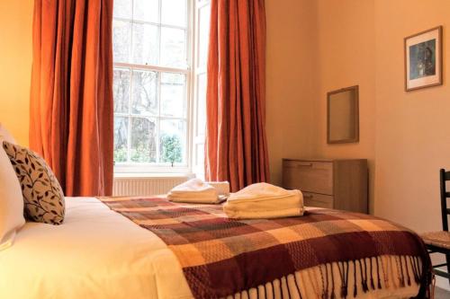 Traditional Georgian flat in New Town sleeps 56 - image 14