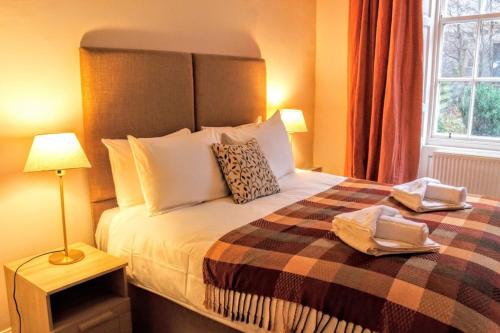 Traditional Georgian flat in New Town sleeps 56 - image 11