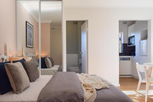 Sun-Drenched 1 Bed Studio Apartment In Newtown Sydney
