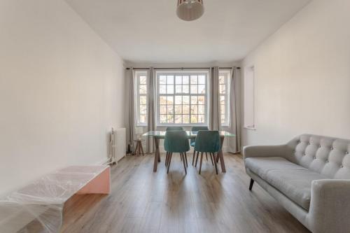 Bright And Lovely 1 Bedroom Flat Belsize, , London