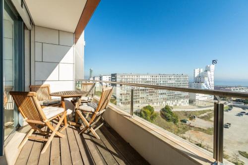  Modern 2 Bedroom Apartment with Balcony and Amazing Views in Lissabon