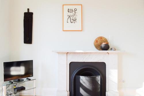 Stylish Four Bedroom Stockbridge Home! Sleeps 7