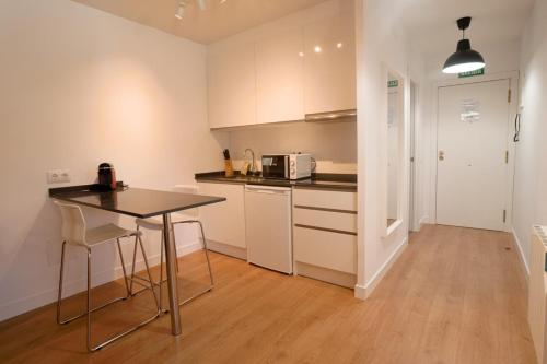 Cozy and convenient studio near to Airport - image 6
