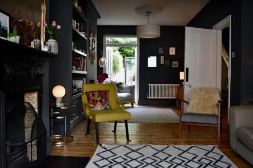 3 Bedroom Beautiful Hove Townhouse in Prime Location
