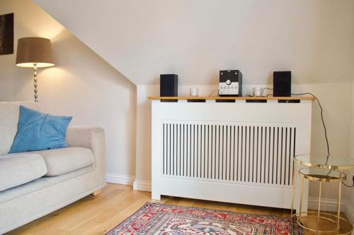 Modern & Charming 2 bed Old Town Apartment - 2 bed - image 8
