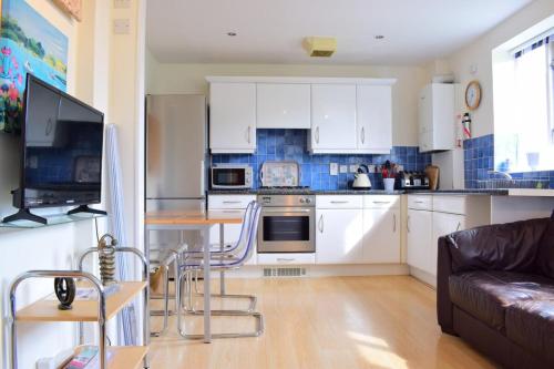 Bright and Colourful 4 Bed in Trendy East London