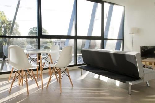 Modern Light-Filled Luxury 1Bedroom Apartment in South Melbourne