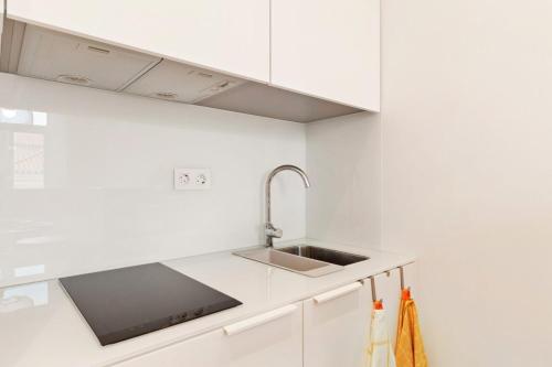 Modern Portuguese 1bed flat in Belém - image 9