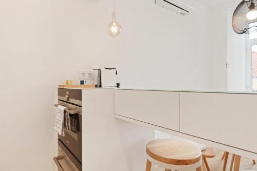 Modern Portuguese 1bed flat in Belém - image 2