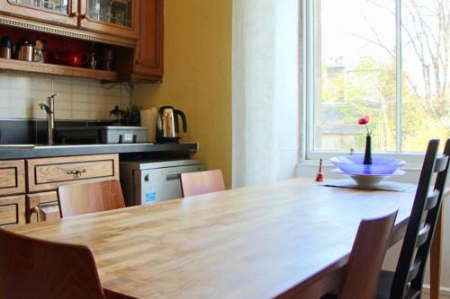 Classic Edinburgh Flat in the heart of Morningside - image 6