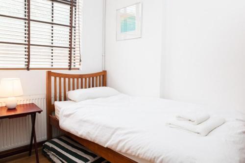 Spectacular Central 4-Bed Close To London Eye - main image