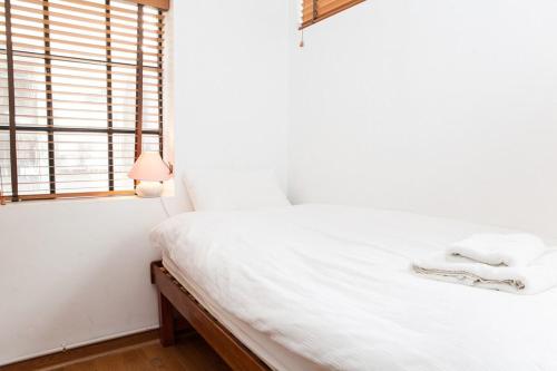 Spectacular Central 4-Bed Close To London Eye - image 13