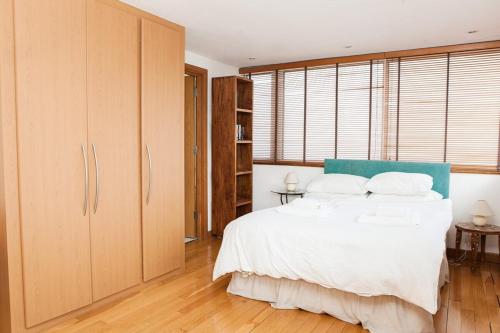 Spectacular Central 4-Bed Close To London Eye - image 2