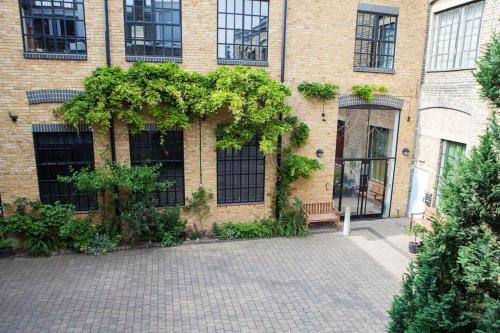 Spectacular Central 4-Bed Close To London Eye - image 7
