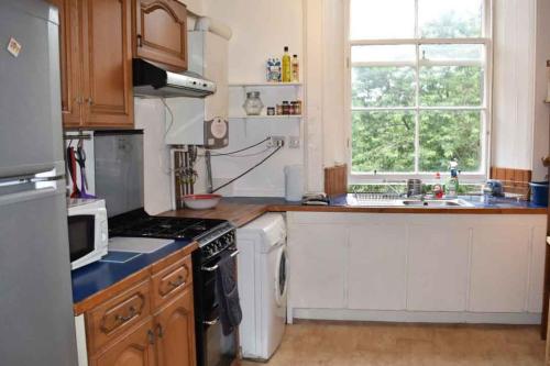 Traditional apartment oer the Meadows - Sleeps 11 - image 11