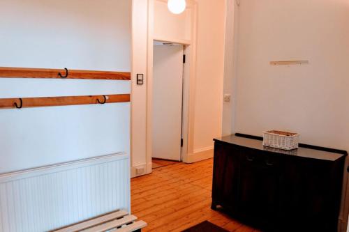 Traditional apartment oer the Meadows - Sleeps 11 - image 2