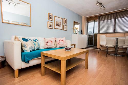 Beautiful Views - 1-Bedroom in Chancery Lane!