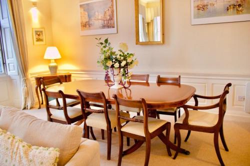 Period Property on Castle Street-Sleeps 6 - image 2