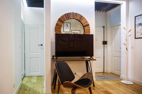 Colourful and Tasteful 2bedroom Apartment in Graça - image 8