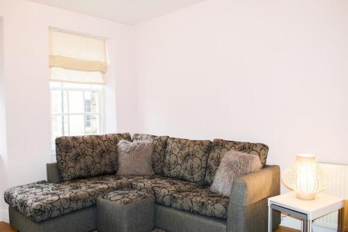 Lovely Bright 1 Bedroom Home near Meadows