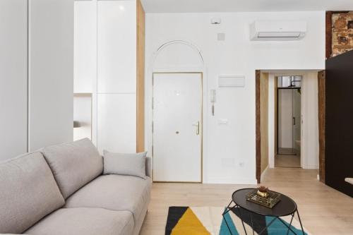 Modern 1 Bed Apt Sleeps 4 nr Lavapies - image 7