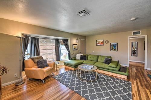Vintage Downtown Vegas Retreat Less Than 3 Mi to Strip!, Лас-Вегас (фото 6)
