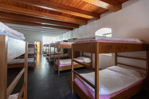 1 bunk bed