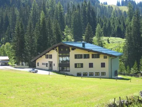 Appartementhaus Hochkönig 1 - Wasserfall in Mühlbach am Hochkönig, Österreich