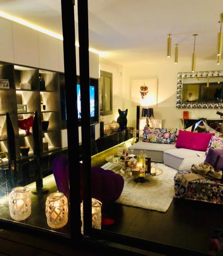 BEAUTIFUL PLACE WITH BREATHTAKING PRIVATE ROOFTOP TERRACE 210m2 IN CITY OF LOVE PARIS, Paříž (fotografie 6)