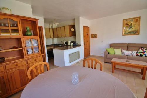 المرافق, 3X-ROYAL C212-ber in Sant Joan de Palamos