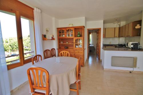 المرافق, 3X-ROYAL C212-ber in Sant Joan de Palamos
