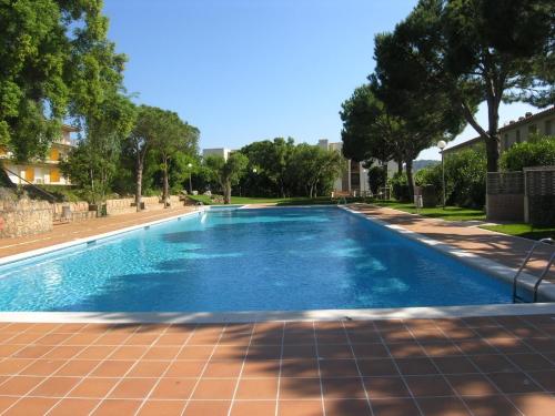 المرافق, 3X-ROYAL C212-ber in Sant Joan de Palamos