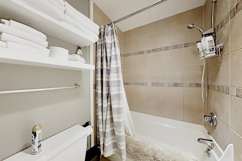 Exceptional Vacation Home in Bend condo - image 7