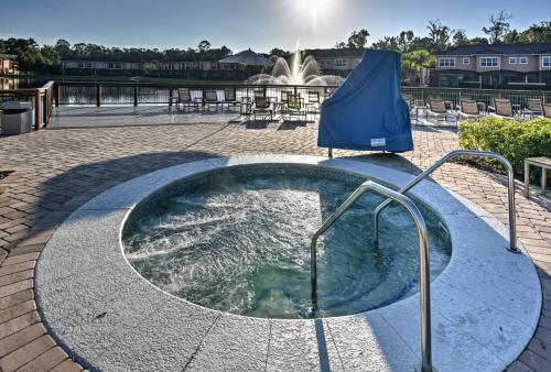 Resort Townhome with Gas Grill, 3 Mi to Disney!