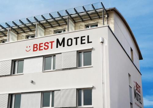 Best Motel - image 2