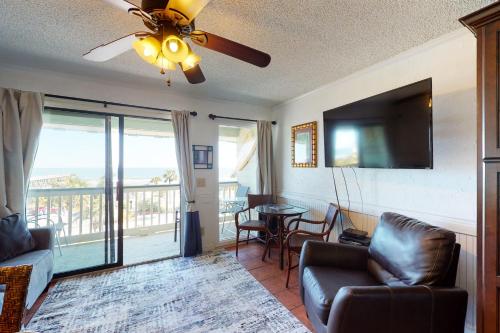 Sea Cabin 322-B - image 4