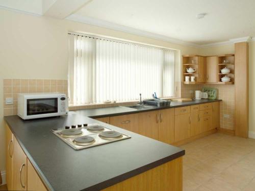 Kitchen, Godshill Park Cottages in Godshill and Wroxall