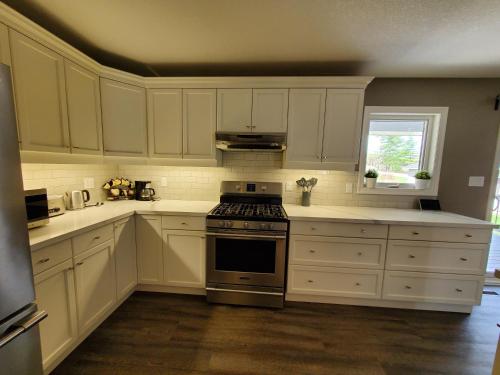 County Greenside Lakeview Resort in Trenton