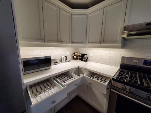 County Greenside Lakeview Resort in Trenton