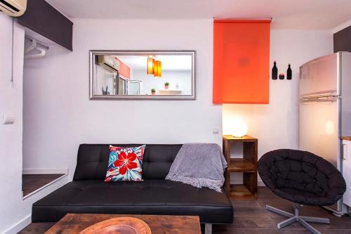 Pleasant Studio with Balcony Close to Camp Nou