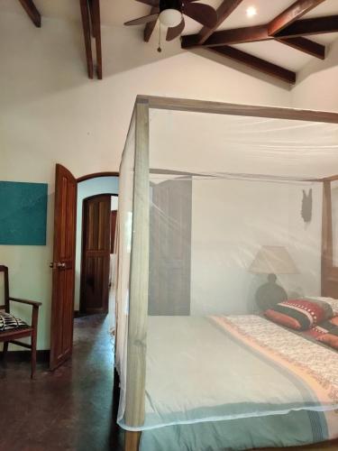 3 bedrooms, 4 beds