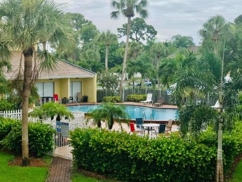 Spacious Condo close to Siesta in Sarasota, USA