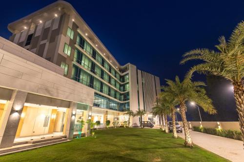 Exterior view, Siraichuli Hotel in Chitwan