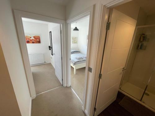 Foxglove Apartment, Relaxing 2-Bedroom 2-Storey Holiday Home Close to City Centre & Ness Islands