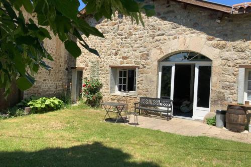 Gîte aménagé en loft dans la grange du Château