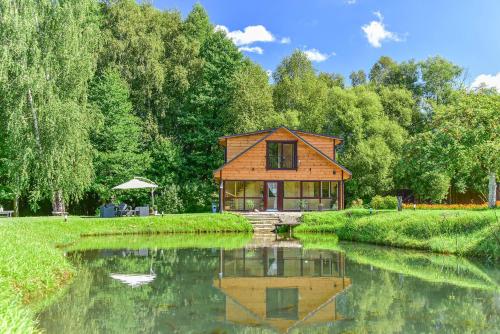 Hotelli välisilme, Brazuoleje Pas Juoza- ramiam poilsiui in Trakai
